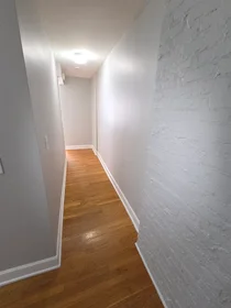 Gesamte Unterkunft im Wohnheim in der 90, Adams St., Unit 1R, Dorchester, Boston, MA, 02122, bild 3 von 15
