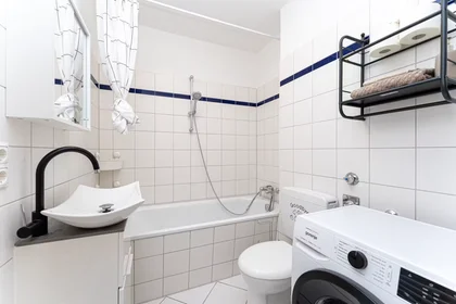Privatzimmer in der Suhler Straße, Bezirk Marzahn-Hellersdorf, bild 7 von 10