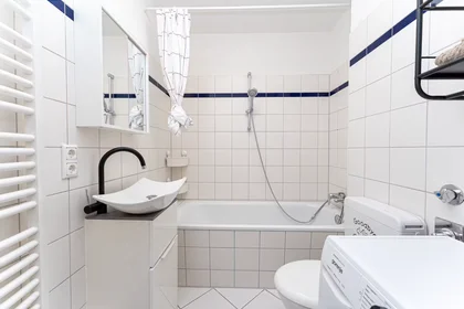 Privatzimmer in der Suhler Straße, Bezirk Marzahn-Hellersdorf, bild 8 von 10