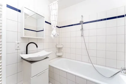 Privatzimmer in der Suhler Straße, Bezirk Marzahn-Hellersdorf, bild 9 von 10