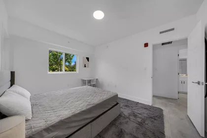 Private room at Northwest 59th Street, image 1 of 10