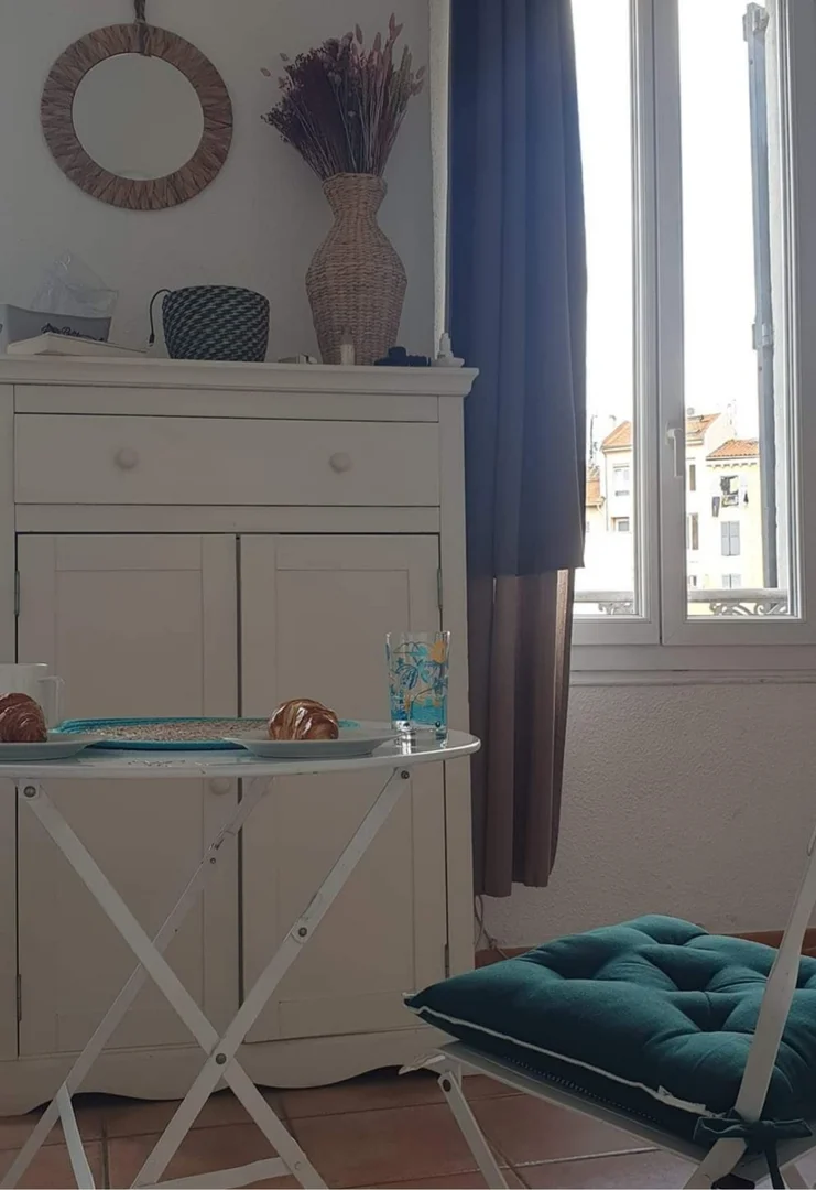 Apartamento estúdio chique perto do campus em 