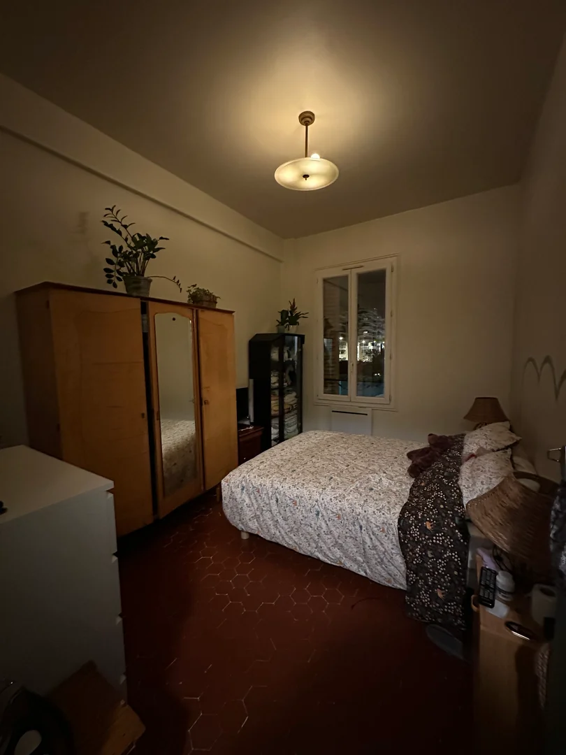 Student-friendly studio with excellent transport links in 