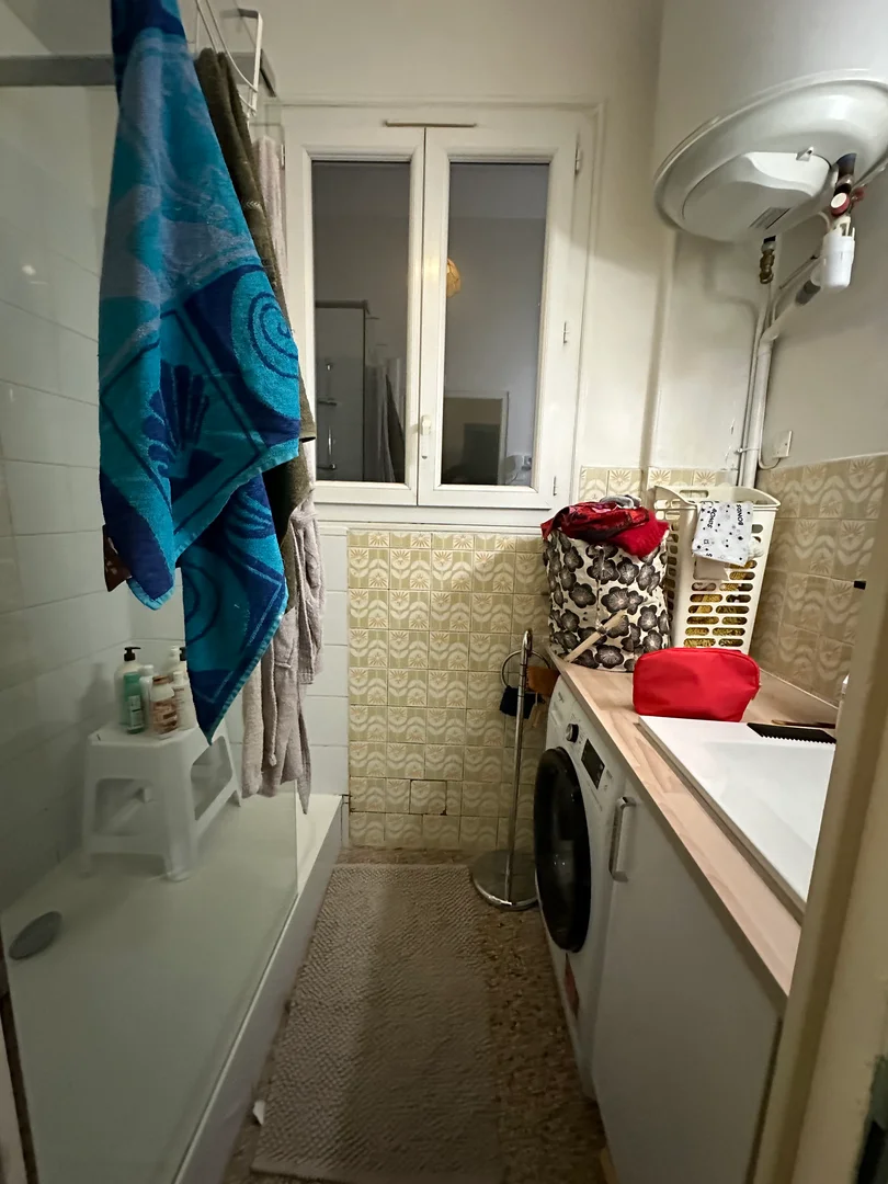 Modern student studio with complete amenities in 