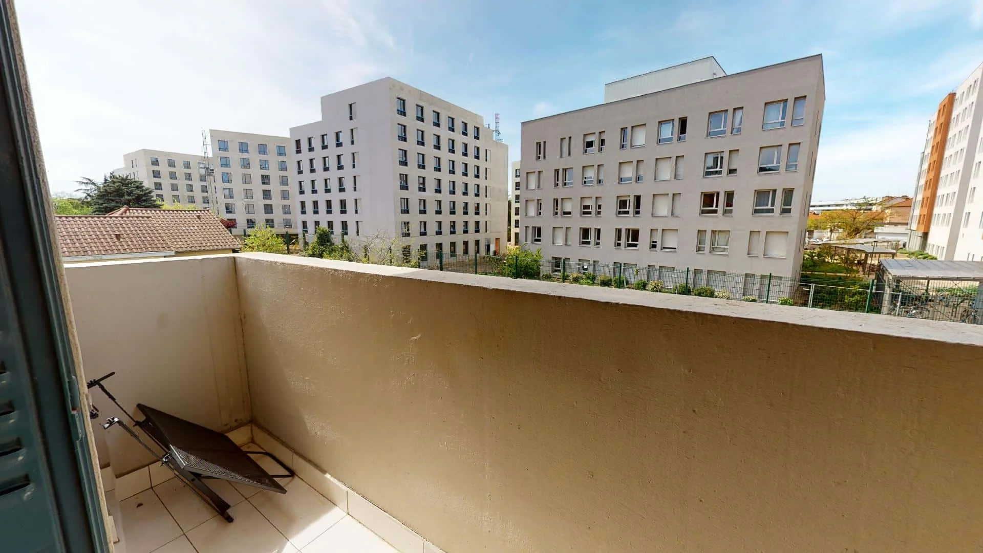 Budget-friendly student room close to campus in 