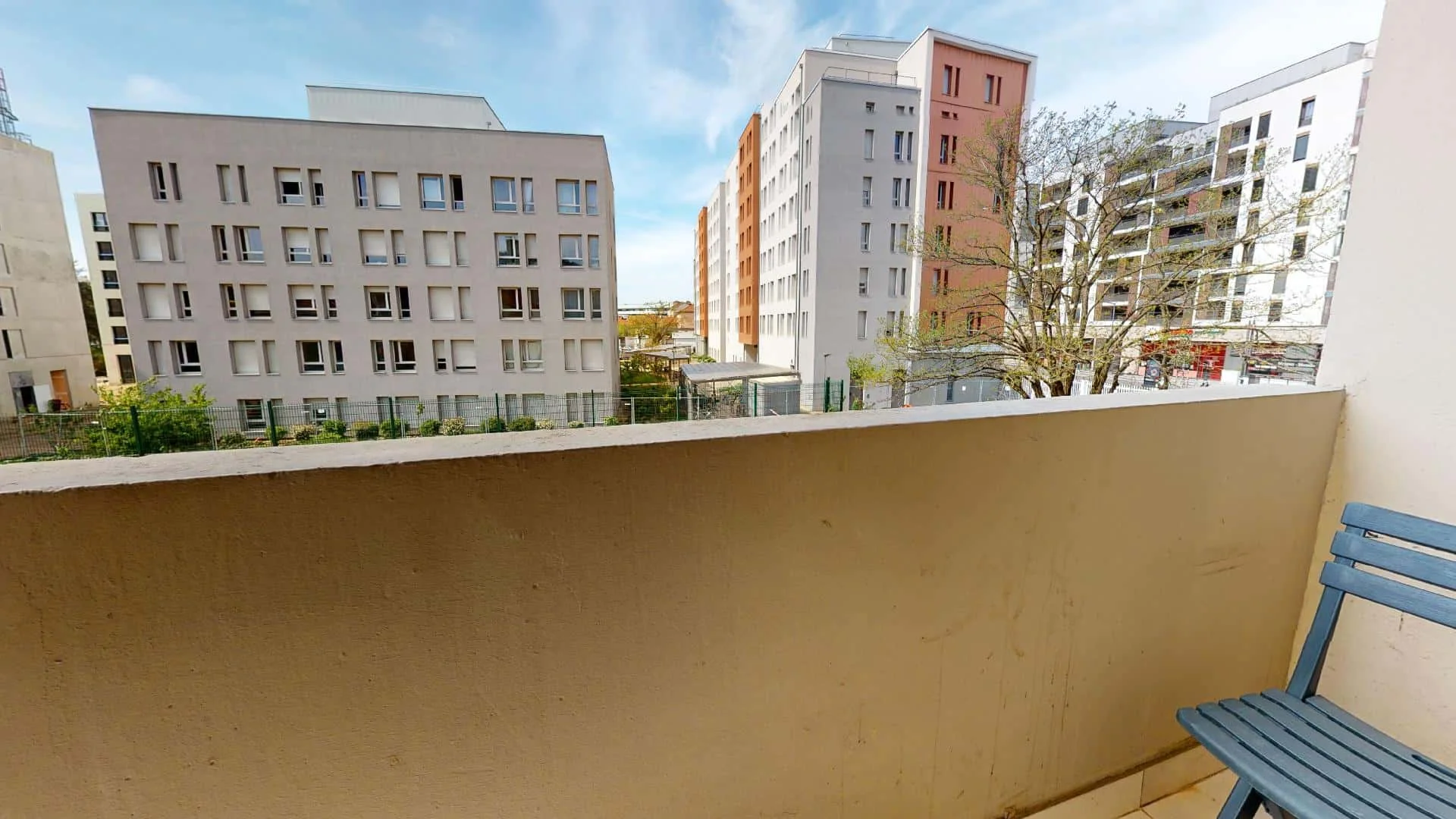 Affordable room for students with ample lighting in 