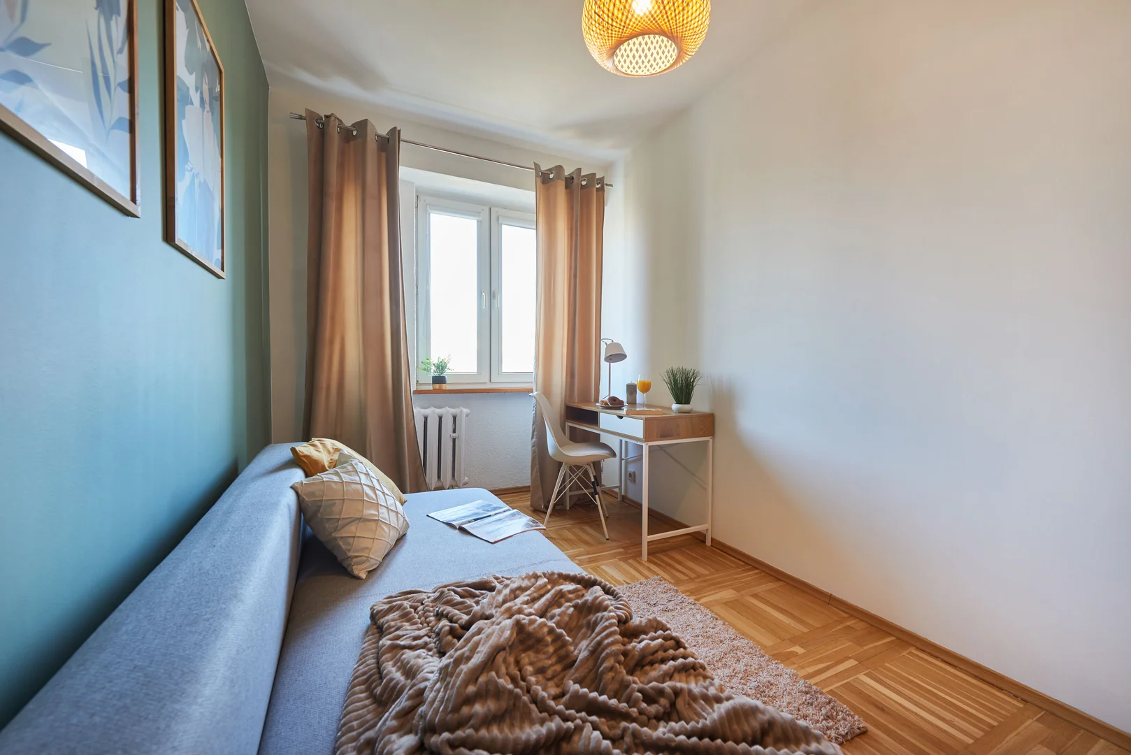 Habitación para estudiantes en  con área de estudio y facilidades compartidas