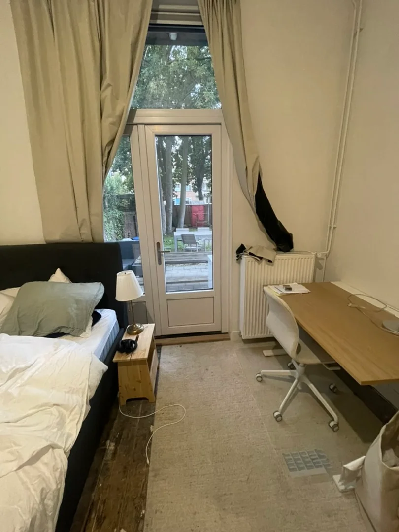  bölgesinde konforlu ve ferah öğrenci odası