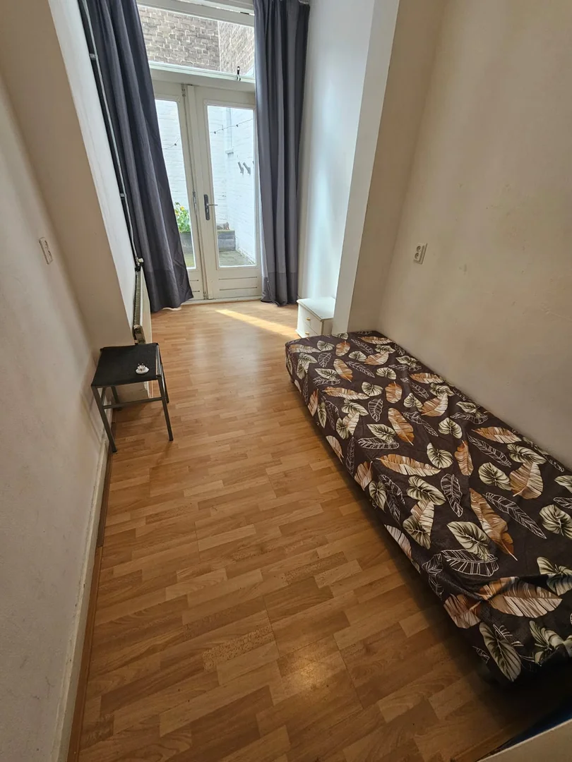 Chambre d'étudiant économique avec emplacement pratique dans 