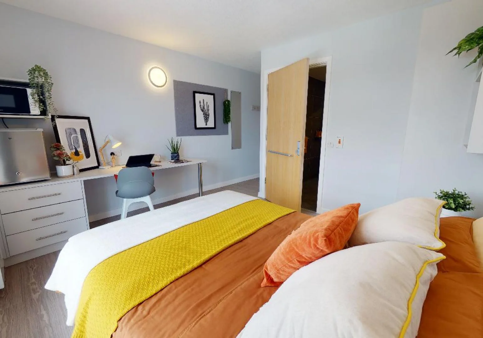 Self-contained studio for students in central 