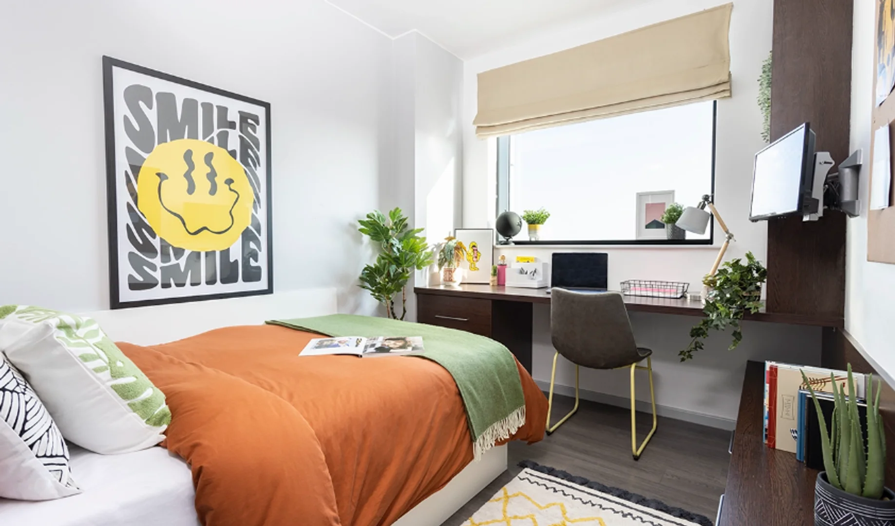 Quarto para alugar em apartamento de estudantes em , totalmente mobilado