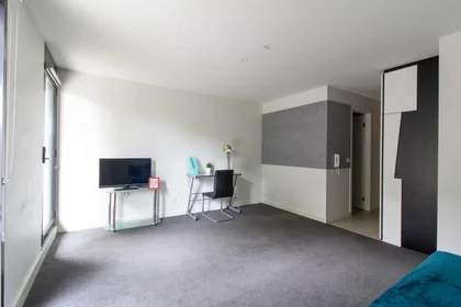 Alojamiento entero en residencia en 386 Burwood Hwy, Burwood VIC 3125, Australia, imagen 11 de 16