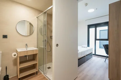 Private room in residence at Calle Alicante, 107, image 3 of 17