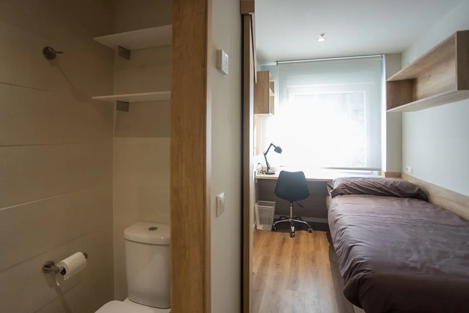 Helles und luftiges Studentenzimmer mit einfachem Zugang zur Universität in 