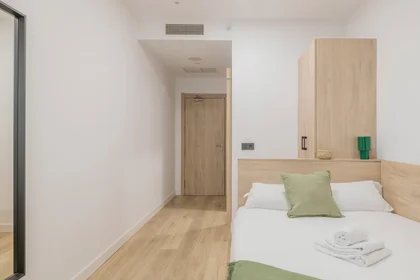 Quarto privado em residência em Paseo del Prior, 103, imagem 2 de 14
