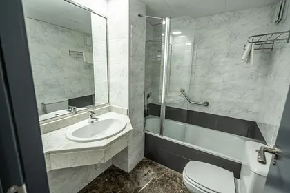 Habitación privada en residencia en Av. de la Universidad, 7, imagen 3 de 15