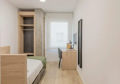 Quarto privado em residência em Paseo del Prior, 103, imagem 2 de 14