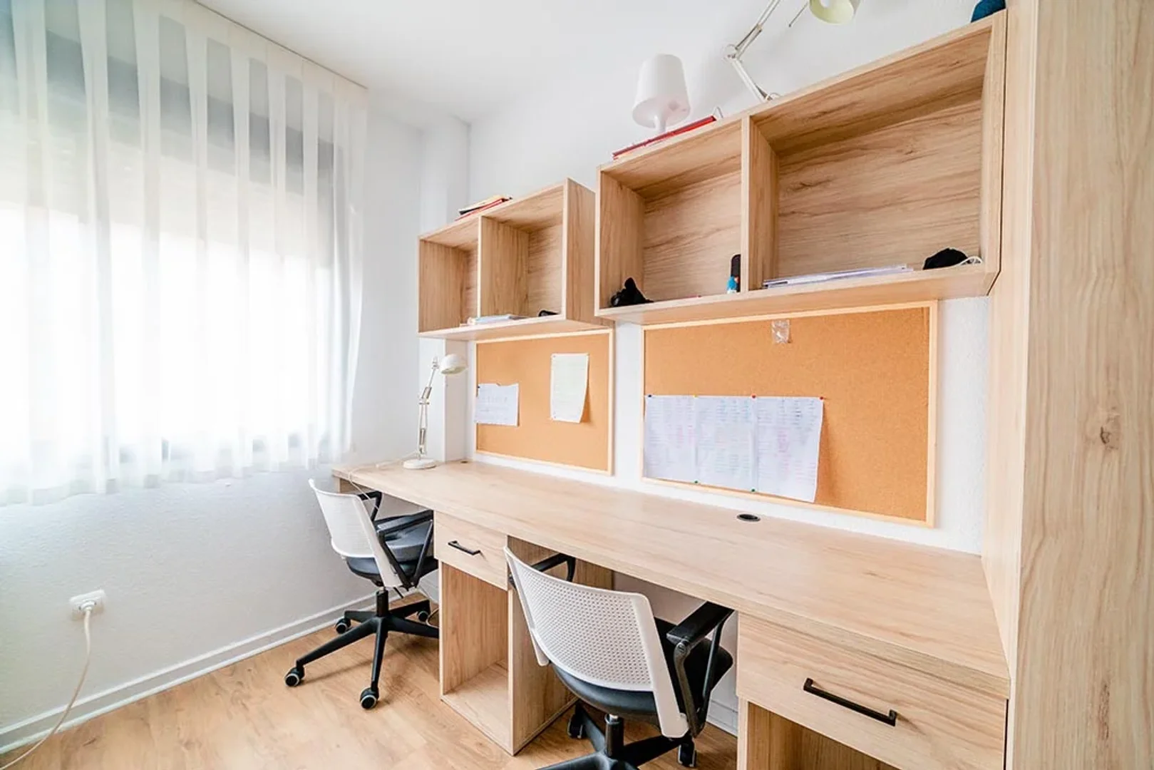 Quarto de estudante económico perto do campus em 