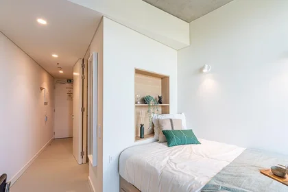 Habitación privada en residencia en R. Manuel Pacheco De Miranda, 105 & 113, imagen 2 de 17