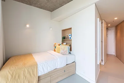 Habitación privada en residencia en R. Manuel Pacheco De Miranda, 105 & 113, imagen 3 de 17