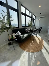 Private room at Rua Guerra Junqueiro, image 8 of 31