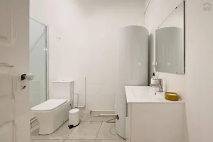 Private room at Marquês de Pombal - Avenida António Augusto de Aguiar, 3º E, image 18 of 41
