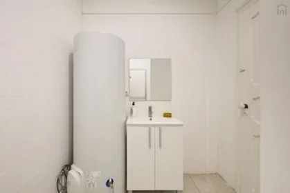 Private room at Marquês de Pombal - Avenida António Augusto de Aguiar, 3º E, image 20 of 41