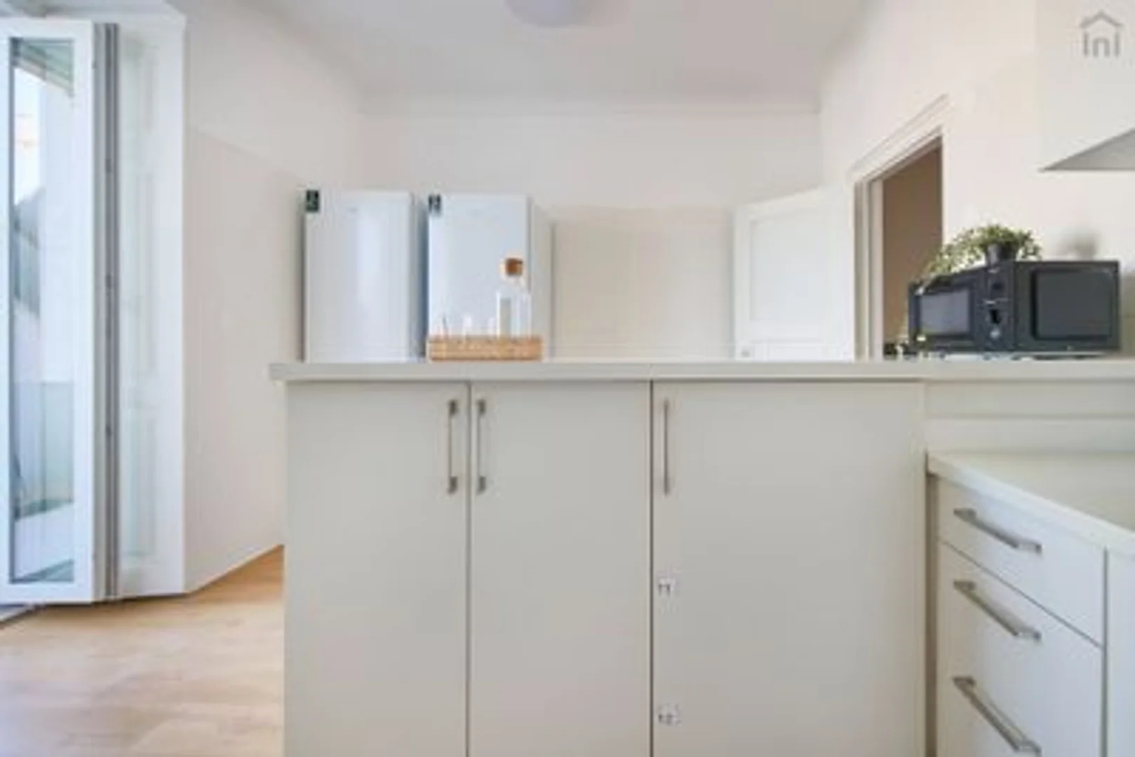 Bright and airy student room with easy university access in 