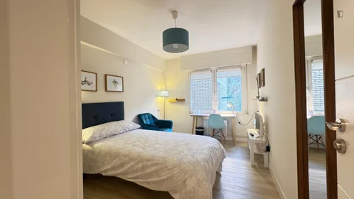 Alquiler de habitación en piso compartido en {area}