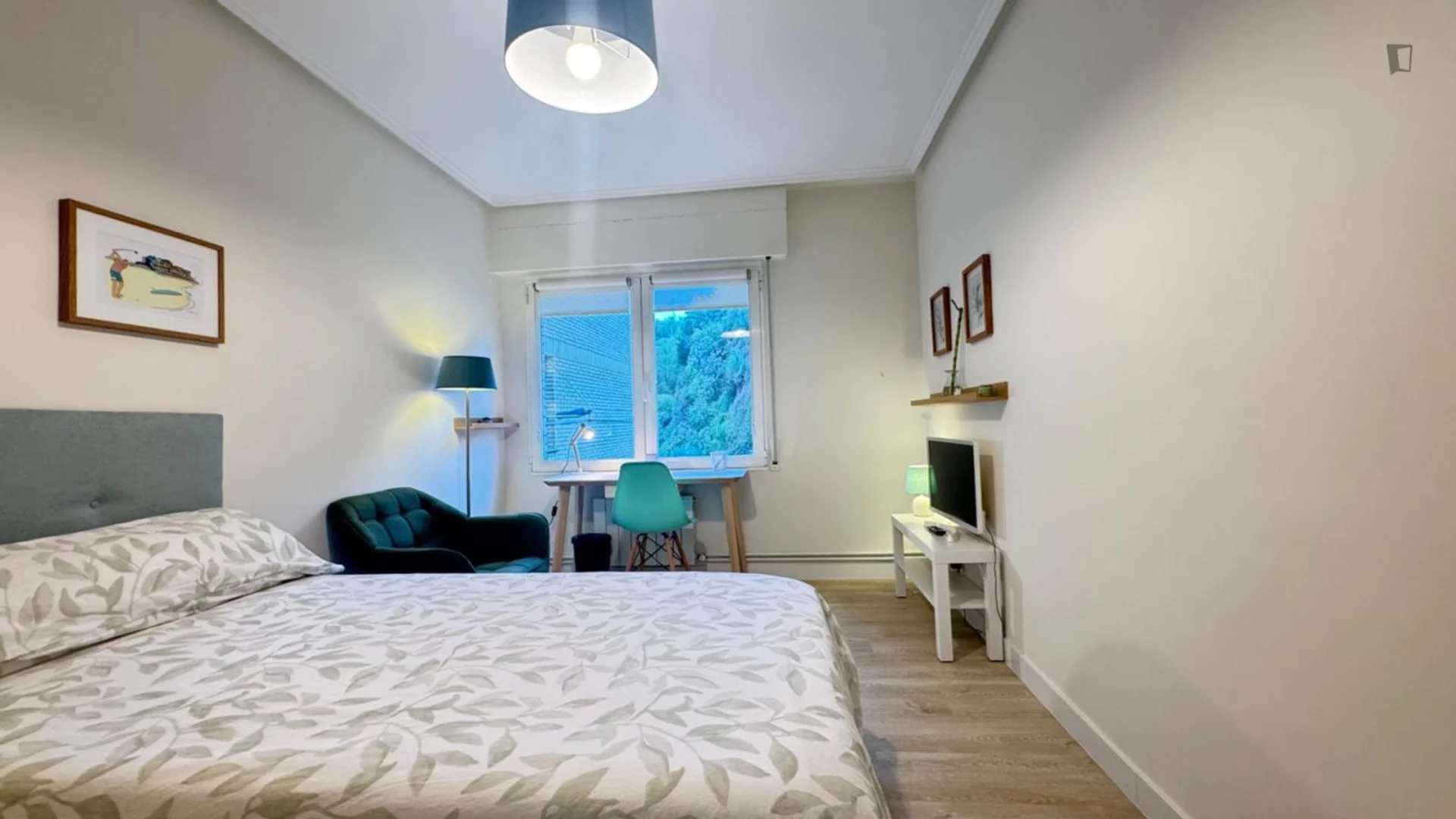 Habitación estudiantil económica con ubicación conveniente en 
