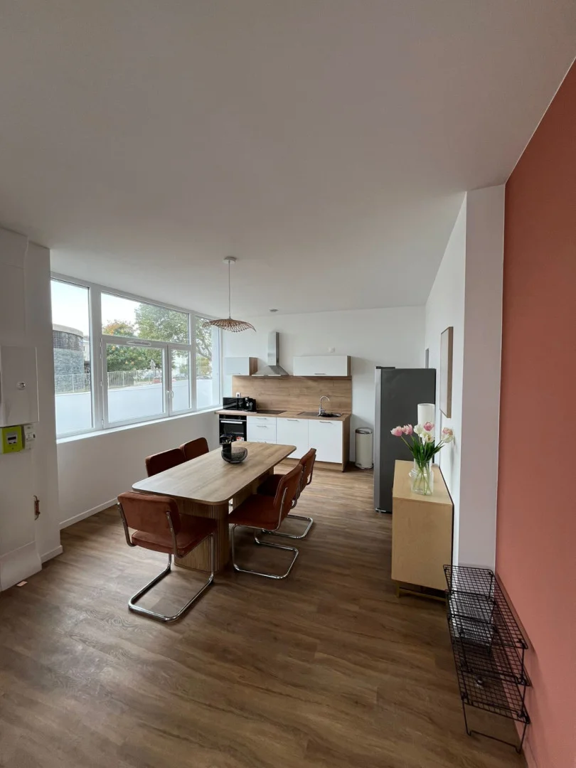 Helles und luftiges Studentenzimmer mit einfachem Zugang zur Universität in 
