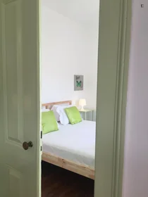 Entire apartment at Rua das Escolas Gerais, image 2 of 22