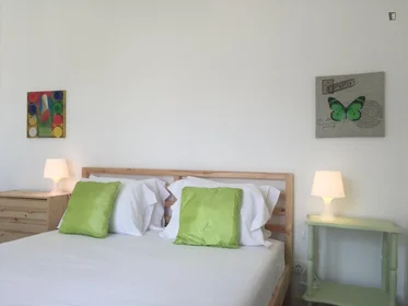 Entire apartment at Rua das Escolas Gerais, image 4 of 22