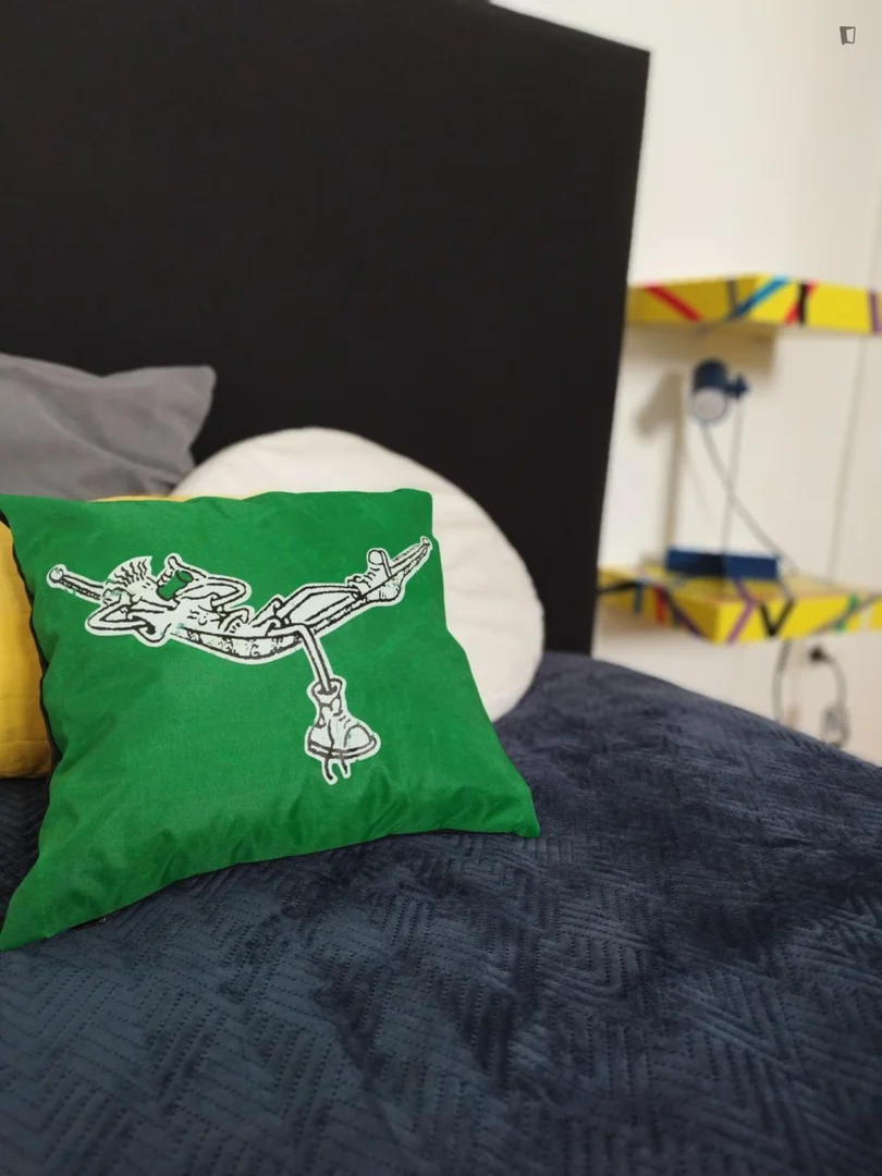 Funktionelles Studentenzimmer perfekt zum Studieren in