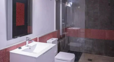 Private room at Carrer de l'Almirall, image 11 of 15