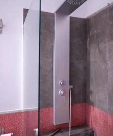 Private room at Carrer de l'Almirall, image 12 of 15