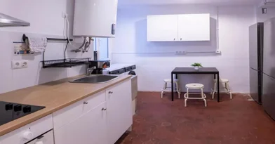 Private room at Carrer de l'Almirall, image 10 of 15