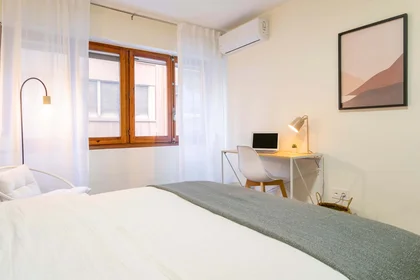 Private room at Calle Pablo Iglesias, 29, 03004 Alicante, Spain, image 5 of 13
