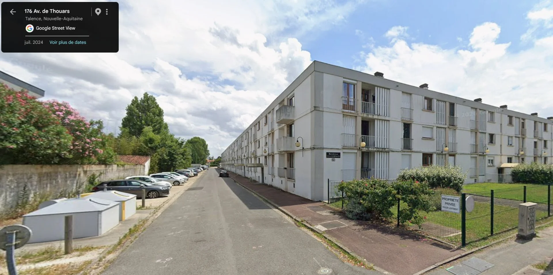 Studentenzimmer in  mit Arbeitsbereich und Gemeinschaftseinrichtungen