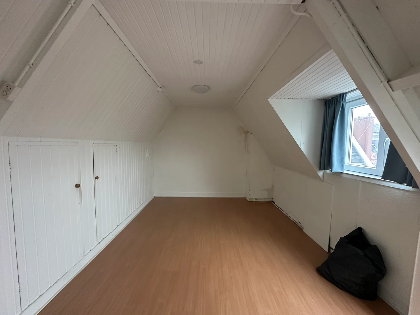 Comfortable and spacious student room in 