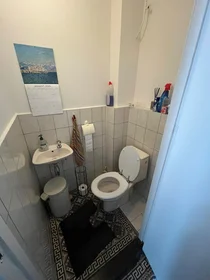 Entire apartment at van Slichtenhorststraat, image 3 of 8