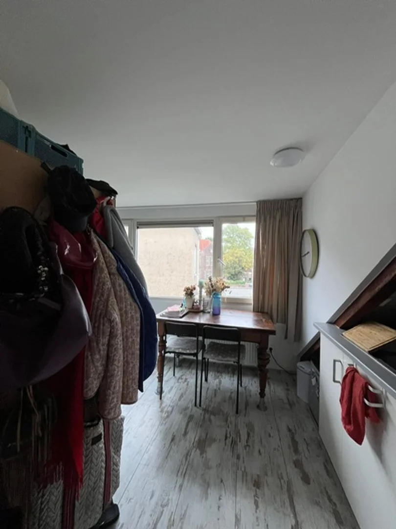 Compact studio apartment ideal for students in