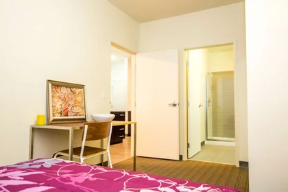 Gesamte Unterkunft im Wohnheim in der 720 Northwestern Ave, West Lafayette, IN 47906, USA, bild 1 von 20