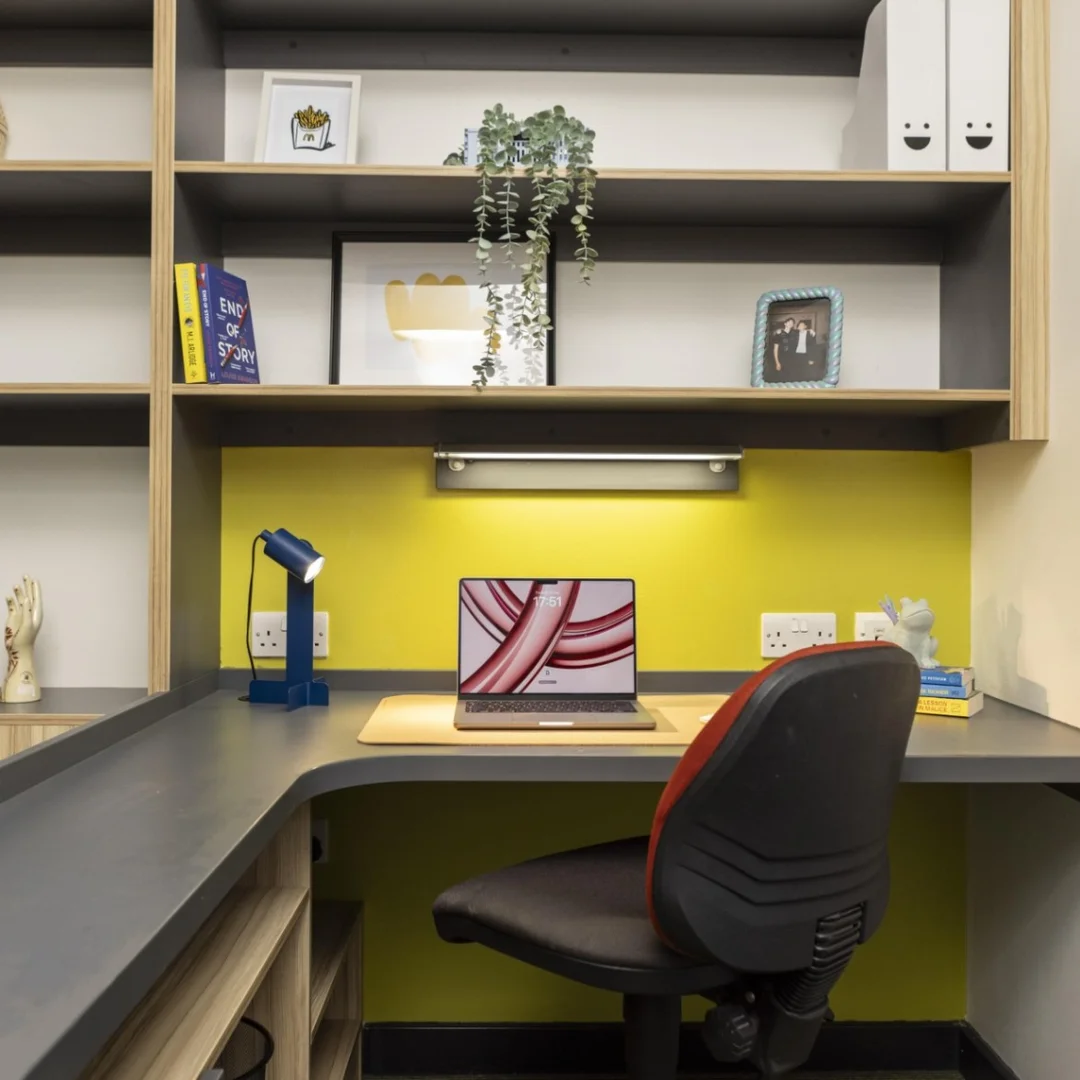 Habitación estudiantil económica cerca del campus en