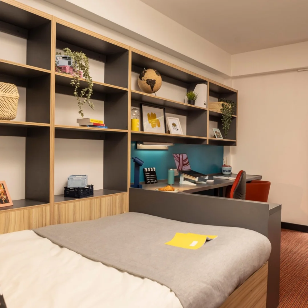 Habitación asequible para estudiantes con buena iluminación en