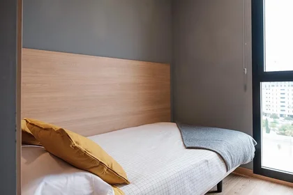 Private room in residence at Ctra. Su Eminencia 15, image 2 of 16