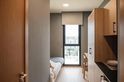 Private room in residence at Ctra. Su Eminencia 15, image 3 of 16