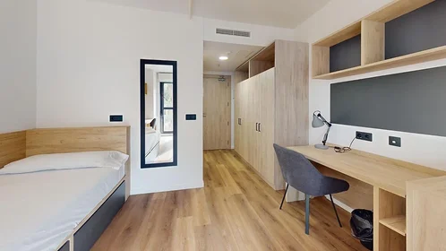 Habitación compartida en residencia en Calle Mariano Aser, 15, imagen 2 de 15