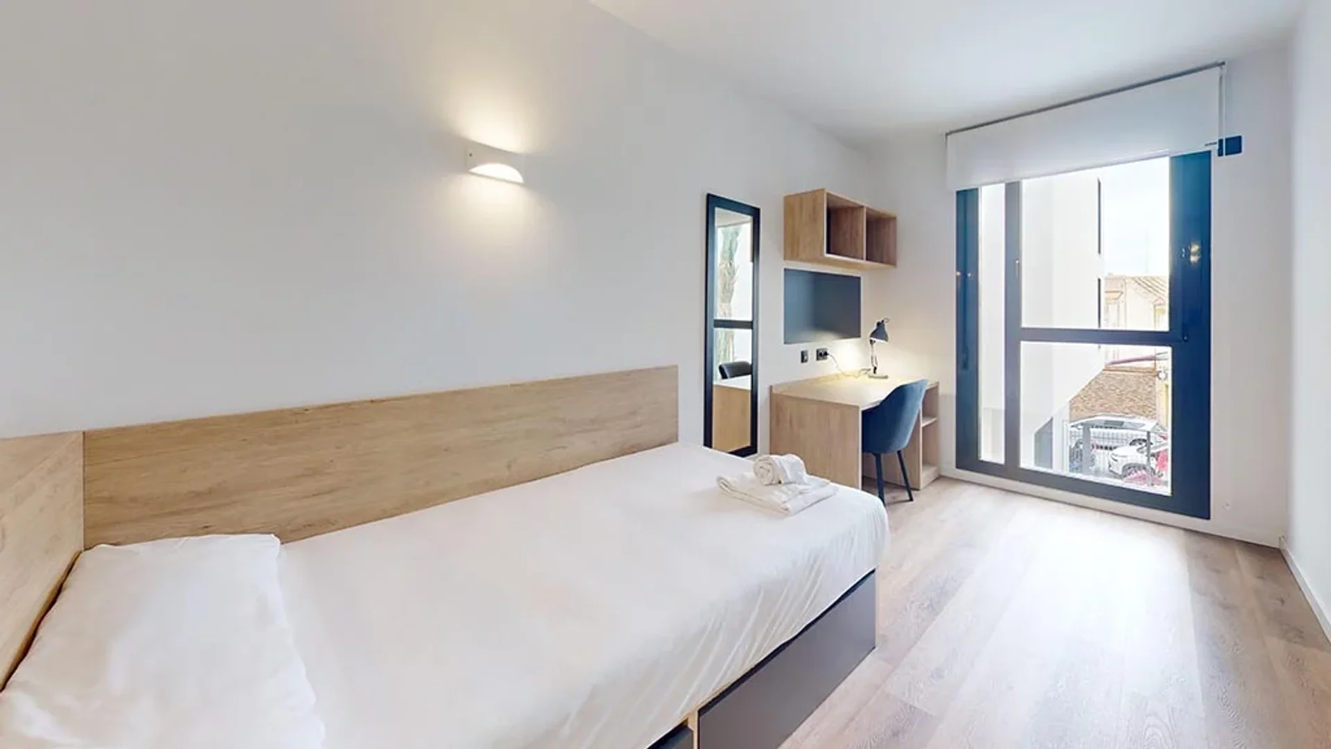 'de öğrenci dairesinde, tamamen mobilyalı kiralık oda