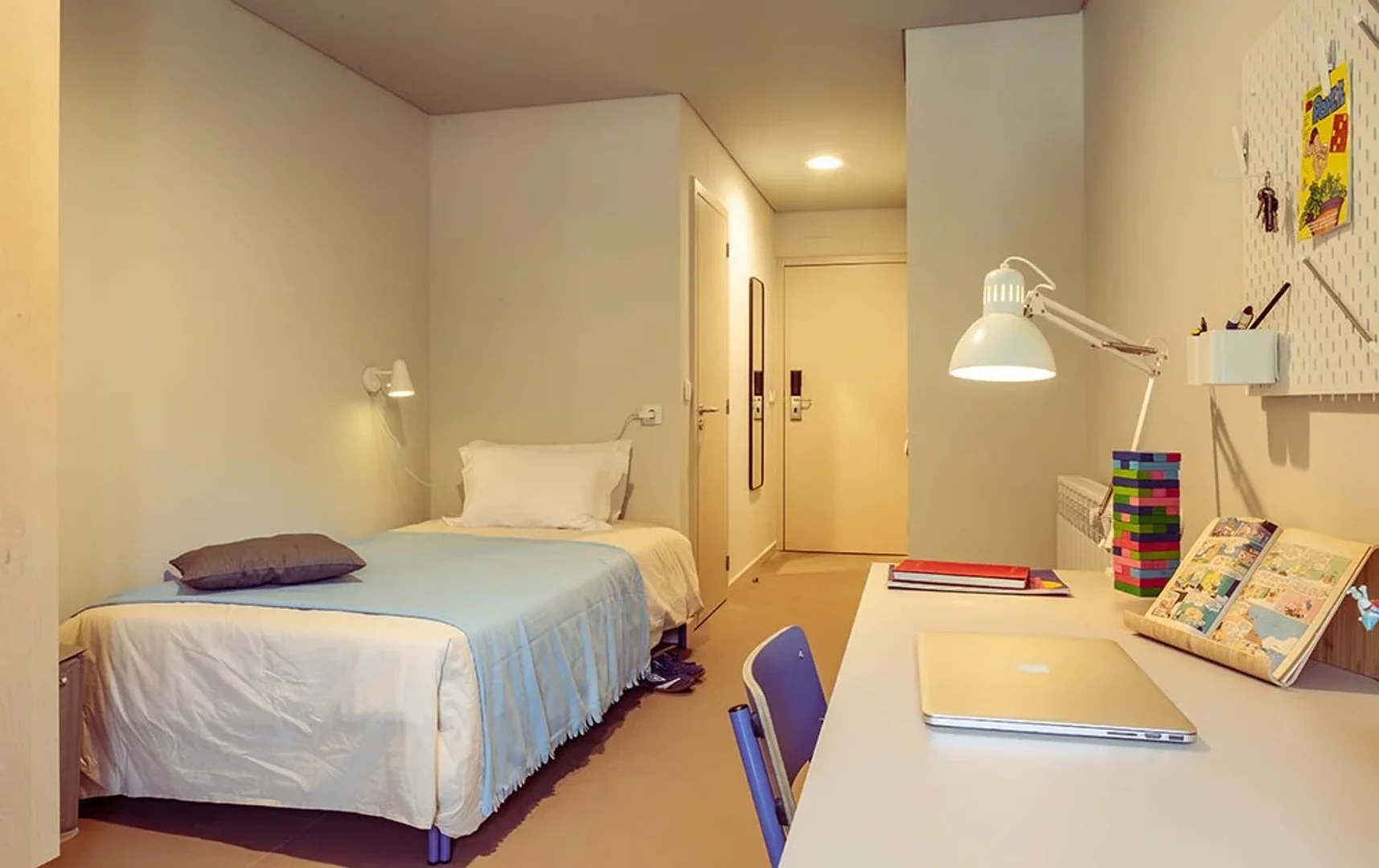 Habitación asequible para estudiantes con buena iluminación en 